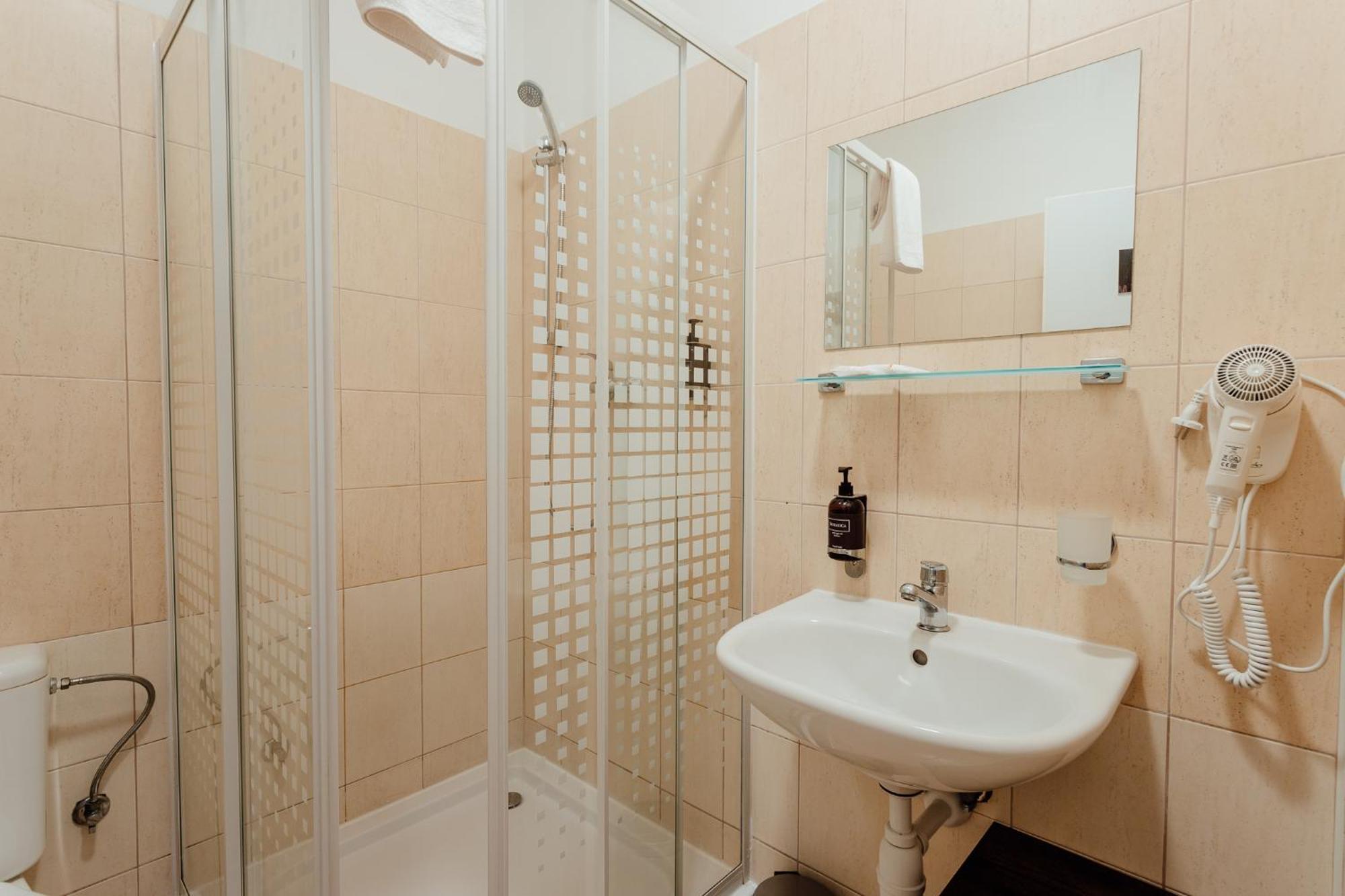 Black M - Penzion - Restauracia Banská Štiavnica Zimmer foto